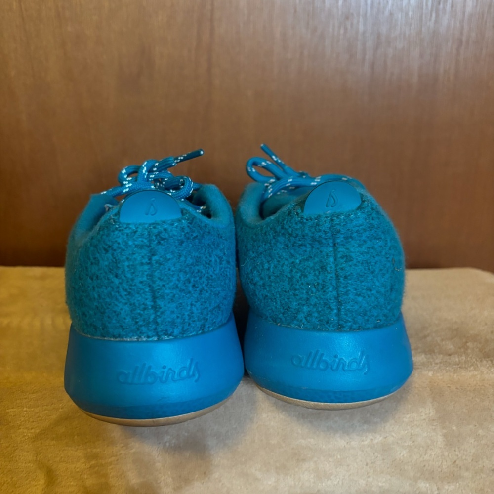 This is a Women's Allbirds Wool Runner Mizzles in Thrive Teal. - Picture 3 of 4